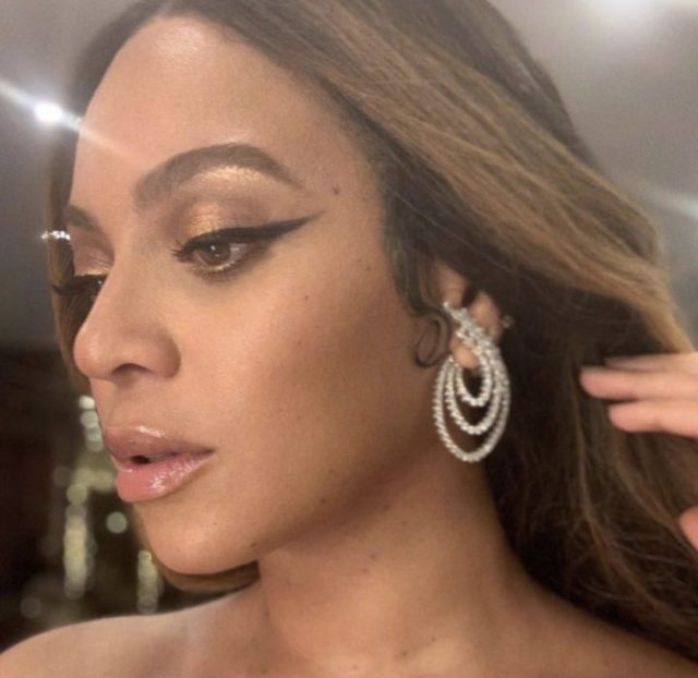 Here is how Beyonce reacts to “Nicole Curran” drama (Photos)